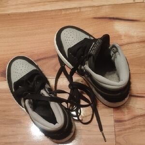 Nike High-Top Sneakers Black and Gray